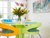 Dine In A Colorful Ambiance